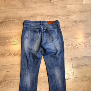 Madewell Slim Boyjean Jeans Patched Distressed Denim Raw Hem Womens‎ Size 26 thumbnail 4
