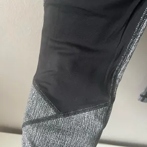 Lululemon Grey Pace Rival Cropped Leggings Size 6 thumbnail 4