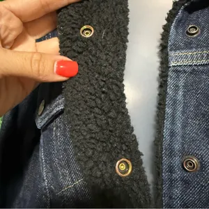 Levi's Dark Wash Denim Sherpa Lined Trucker Jacket Black Lining Small thumbnail 4