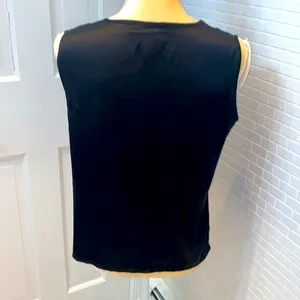 Neiman Marcus black 💯 silk satin v neckline sleeveless blouse. Pull on. Size M. thumbnail 4