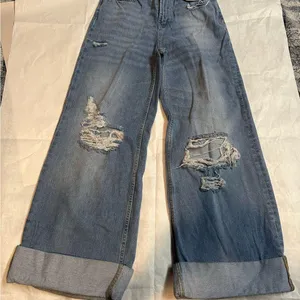 BDG Blue Relaxed Jeans with Distressed Details thumbnail 2