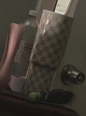 Beige and white 40ounce tumbler thumbnail 1