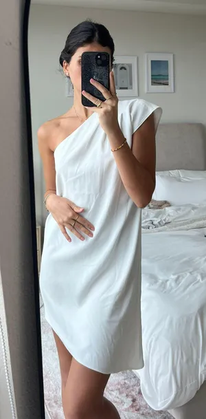 Alice + Olivia Dress thumbnail 4