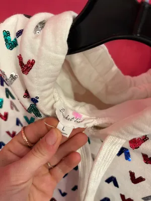 white sweatshirt Size L thumbnail 2