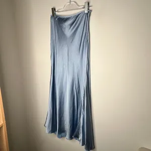 Bardot Satin Finish A-Line Max Skirt Size 4 thumbnail 8