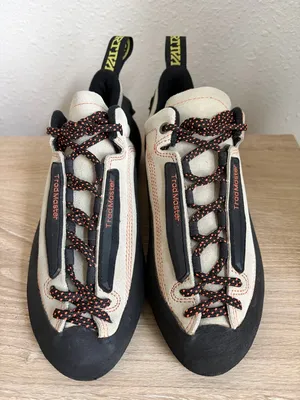 La Sportiva Tradmaster Rock Climbing Shoes Women’s Size 6.5 Outdoors Adventure thumbnail 2