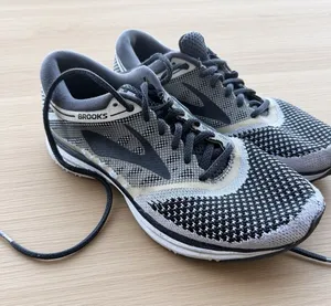 Brooks Running Shoes Black Gray White Women’s Size 7 Medium B Athletic Sneakers thumbnail 1