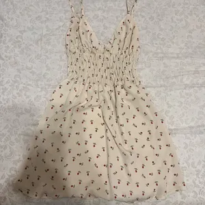 Princess Polly Cream Floral Mini Dress thumbnail 2
