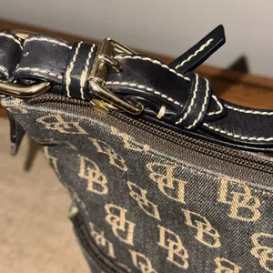 Dooney & Bourke Y2K Black and Tan Monogram Shoulder Bag thumbnail 4