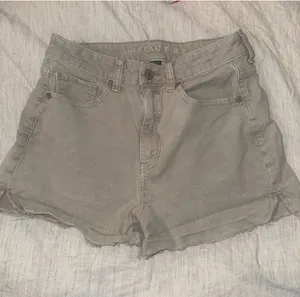 American Eagle Outfitters Women's Light Gray/tan Jean cutoff Shorts thumbnail 1