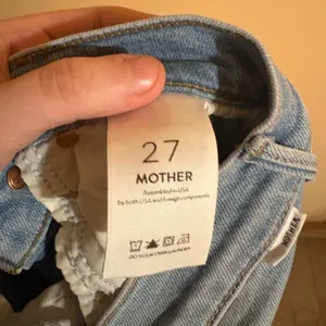 Mother Insider Crop Step Fray Jeans in Fresh Catch thumbnail 8