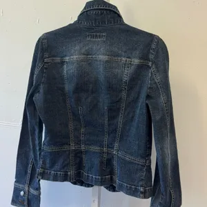 2010s Calvin Klein Jeans Dark Wash Stretch Denim Trucker Jacket Blue Size Large thumbnail 6