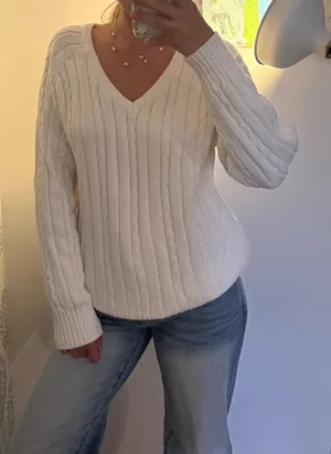 Brandy Melville V-Neck Sweater Knit thumbnail 1