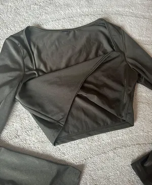 Twist Front Olive Green Crop Top Size M thumbnail 5