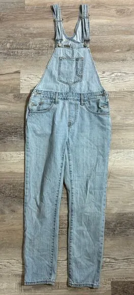 Levi’s classic slim fit light wash overalls. women’s size small. thumbnail 1