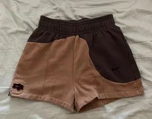 Nike brown  shorts thumbnail 1