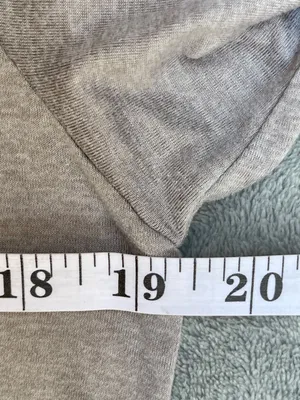 Vuori Daydream Crew in Light heather Gray Top loungewear activewear yoga Pilates thumbnail 8