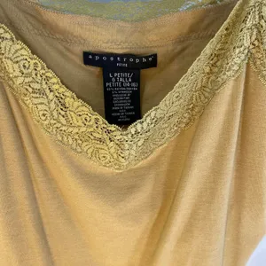 Apostrophe Petite (14-16) Y2k gold camisole with lace trim. thumbnail 4