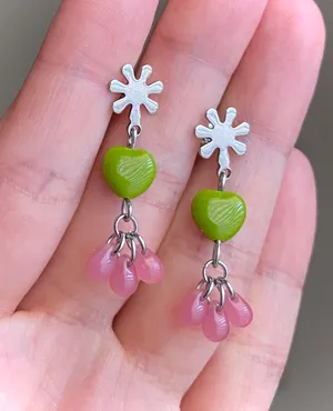 czech glass opaque olive green color heart & pink teardrop beads earrings💚 thumbnail 6