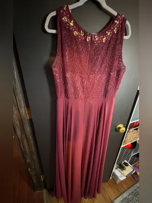 Beaded Lace Bodice Maxi Dress - Burgundy thumbnail 7
