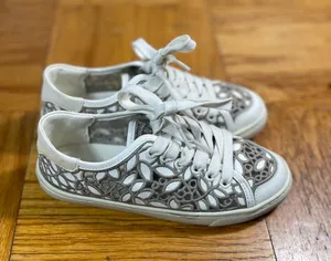 Tory Burch Greyish Beige White Rhea Floral Lace Lace Up Casual Sneakers thumbnail 1