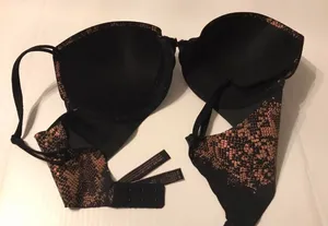 Victoria’s Secret Push Up Underwire Bra 34C thumbnail 2