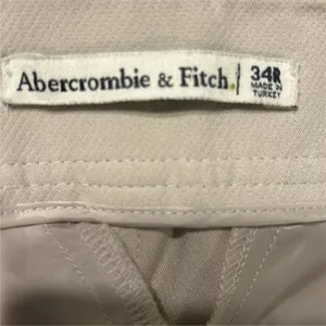 Abercrombie & Fitch Women's Size 18 Beige Chino Pants‎ Tapered Leg thumbnail 12
