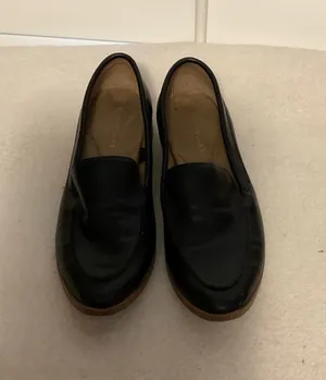 Classic Black Leather Women's Slip-On Loafers thumbnail 1