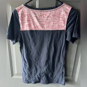 Size M Women’s NFL New England patriots navy Blue Pink v Neck thumbnail 2