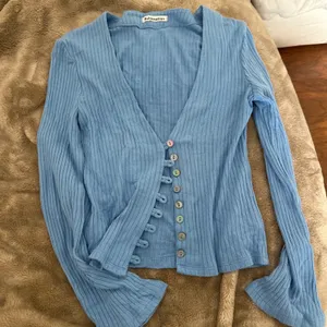 Reformation blue ribbed “Gellar” cropped cardigan thumbnail 5