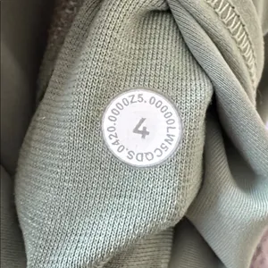 Lululemon Green Bike Shorts Size 4 thumbnail 3