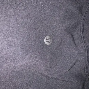 Black lululemon long sleeve thumbnail 3
