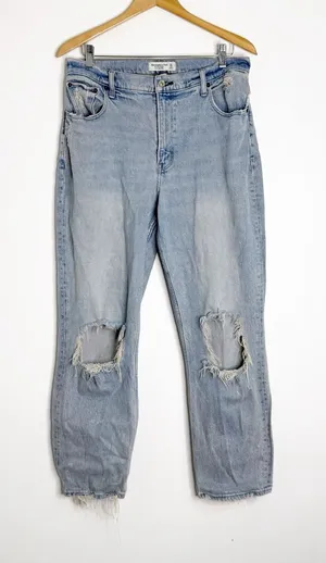 Abercrombie & Fitch Curve Love ’90s Straight Jeans 31/12S Ultra High Rise thumbnail 1