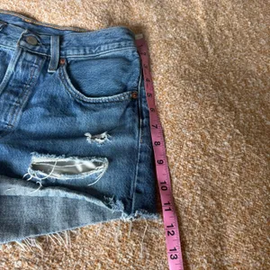 Levis 501 Original High Rise Cutoff‎ Denim Shorts Distressed Blue 26 Summer Jean thumbnail 8