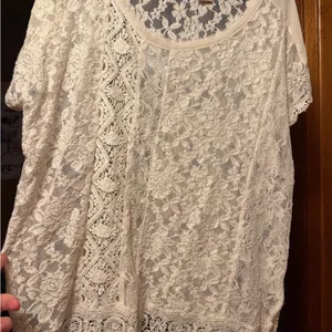 Miss Me Womens Large Ivory Crochet Floral Lace Short Sleeve Semi Sheer Excellent thumbnail 2