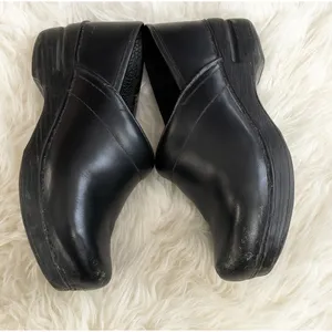 Dansko Sleek Black Leather Upper Slip On Clog Mule Shoe sz 39 Nurse Comfort Loaf thumbnail 1