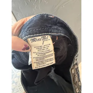 Miss Me Y2k Low Rise Capri Jeans JP5573B Dark Wash Cross Embellished Size 30 thumbnail 10