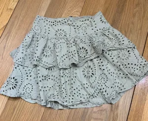 EXPRESS Eyelet Ruffle Mini Skirt Olive Green‎ Womens Size 0 Boho Flounce Tiered thumbnail 1