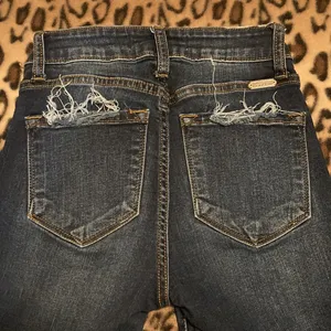 KanCan Jeans Mid Rise Ankle Distressed Skinny Jeans Women’s Size 0 /… thumbnail 9