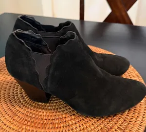 Van Eli Womens Black‎ Suede Scalloped Ankle Booties Block Heel Size 9W thumbnail 1