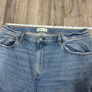 Abercrombie & Fitch 90s Relaxed High Rise Distressed Jeans 18L thumbnail 5