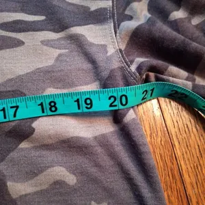 Splendid‎ Camo Long Sleeve TShirt Women's Size S thumbnail 6