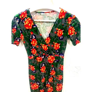 Vintage Vibes Zara Velvet Rose Print Midi Dress, Size S thumbnail 4