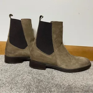 Emanuele Crasto‎ Tan/taupe Chelsea Boots Women’s size EU 39/US 8-8.5 thumbnail 2