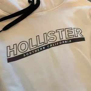 Hollister white hoodie thumbnail 2