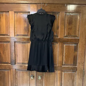 Steve Madden Verona Pleated Cap Sleeve Mini Dress Black Satin‎ Ruffle Hem Medium thumbnail 5