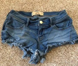 Hollister Short-Shorts thumbnail 1