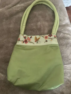 Green floral embroidered dainty Y2K shoulder purse thumbnail 1
