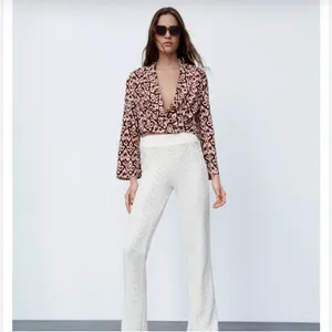 Zara Printed Long Sleeve Wrap Blouse in‎ Red Cream Size Small thumbnail 2