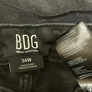 Urban Outfitters BDG Women's Black Washed High Rise Flared Denim Jeans Size 34W thumbnail 4